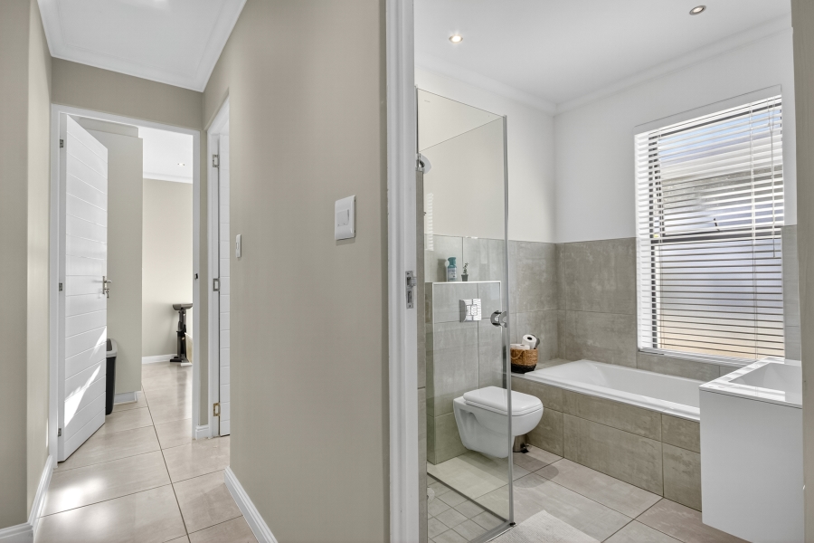 3 Bedroom Property for Sale in Sitari Country Estate Western Cape